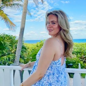 Meet your Posher, Izzie